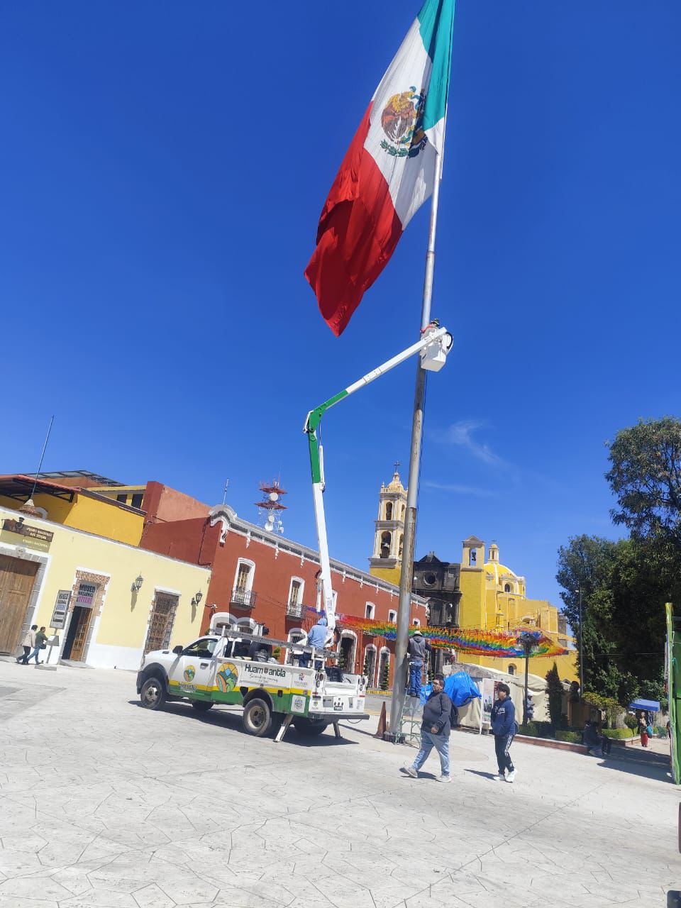 Servicios Municipales realizan mantenimiento en espacios públicos de Huamantla